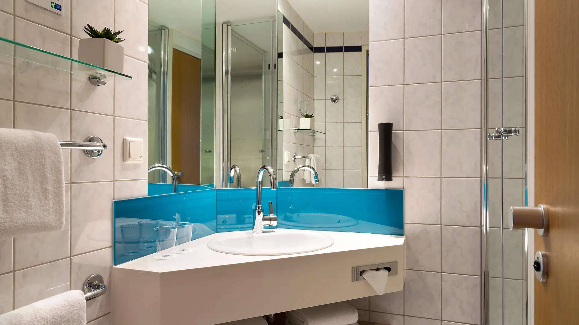 Holiday Inn Express Cologne Troisdorf By Ihg 3*,  Tyskland