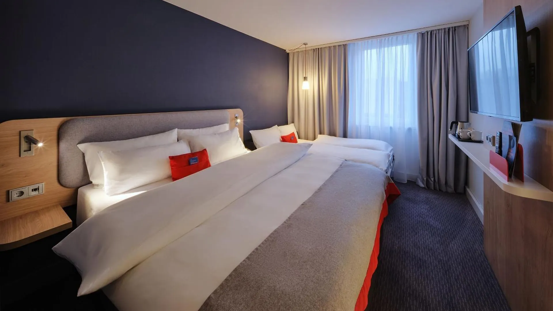 Holiday Inn Express Cologne Troisdorf By Ihg Hotel